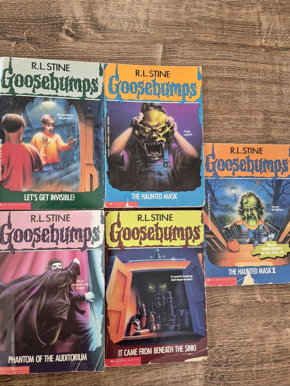 9 Goosebumps Books - Picture 3 of 12